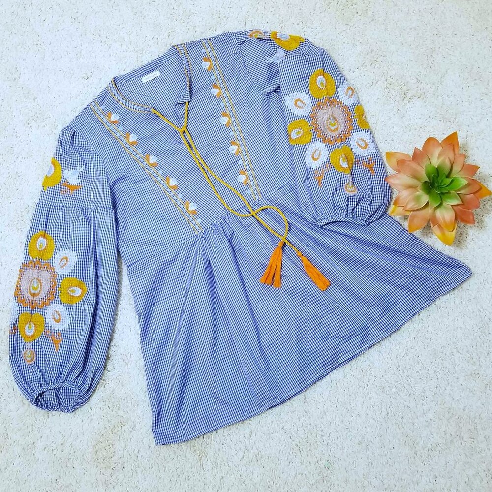 Top, Blouse. Blue & White Gingham. Embroidered. Jennifer & Grace. - Picture 10 of 16